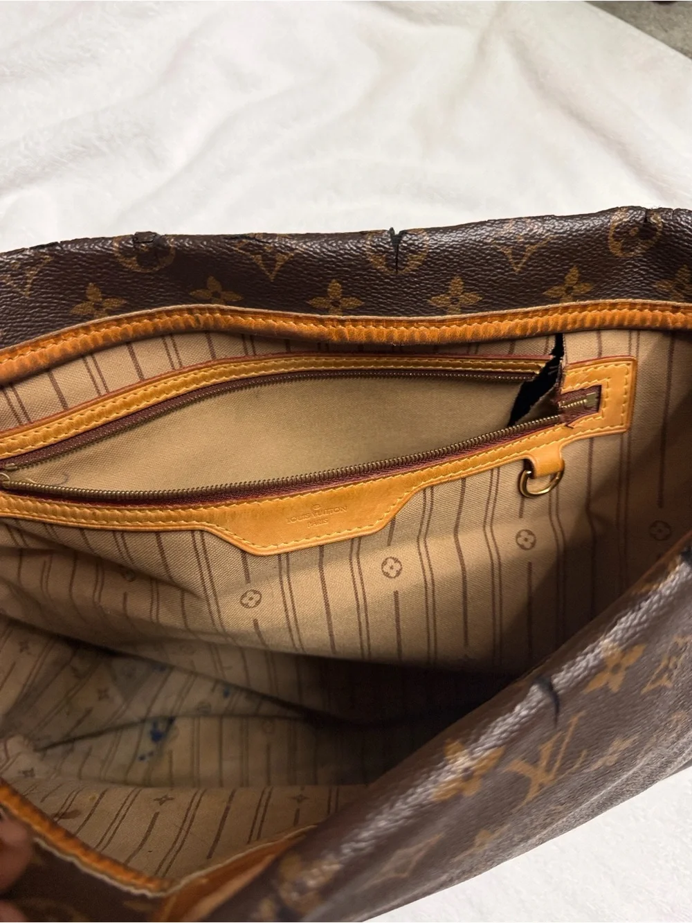Louis Vuitton never full